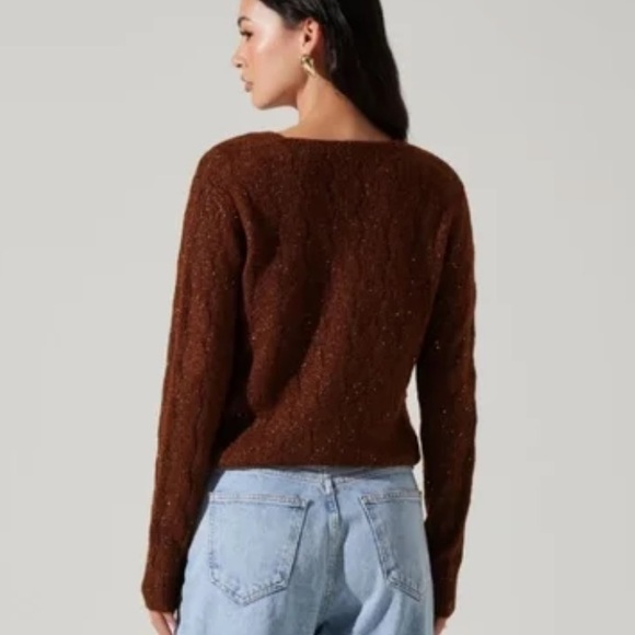 ASTR The Label Surplice Sequin Wrap Long Sleeve Knit Sweater in Copper Size XS - Picture 4 of 11